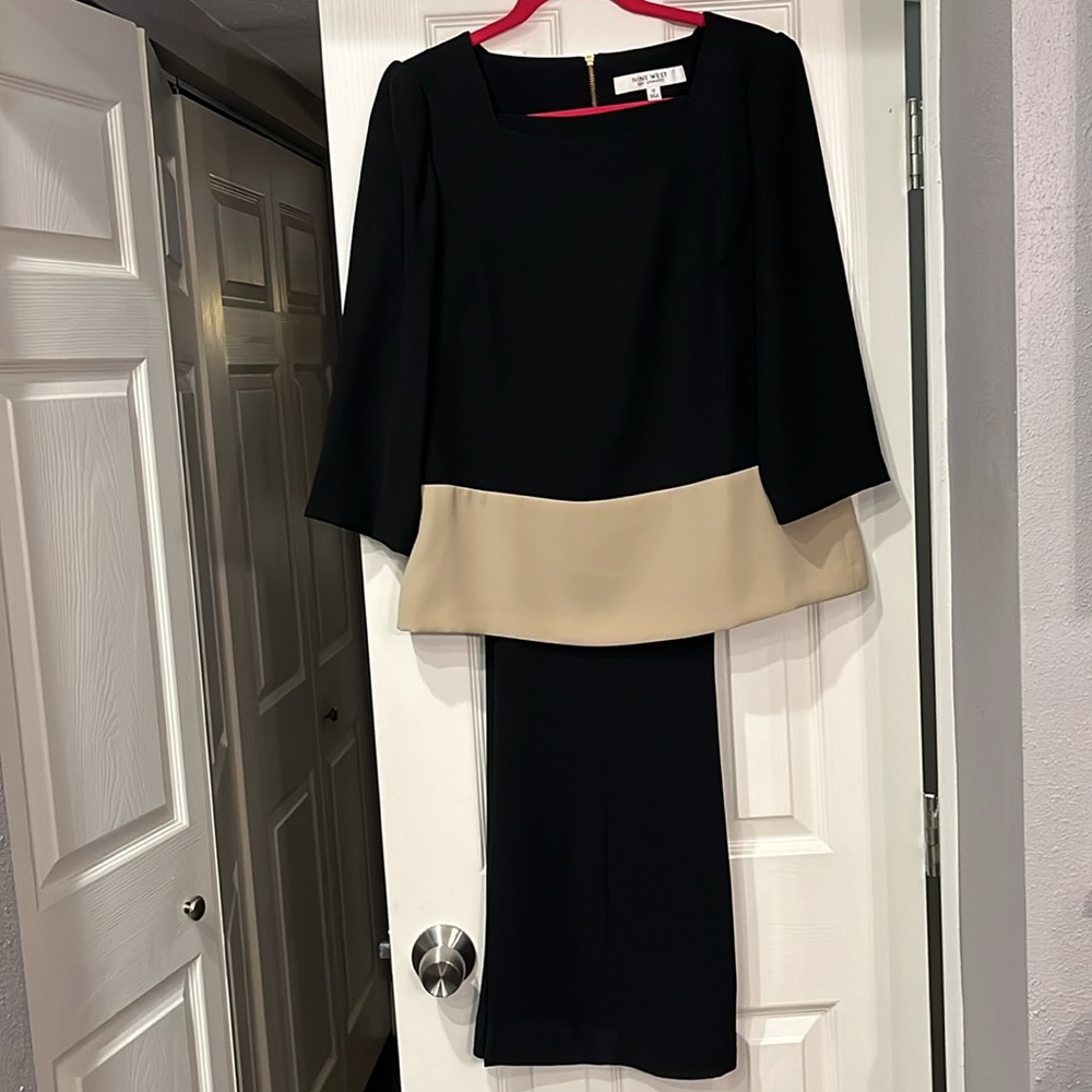 Nine West Black Pant Suit Separates. Pants Sz 8. Top has Tan accent. Sz 10
